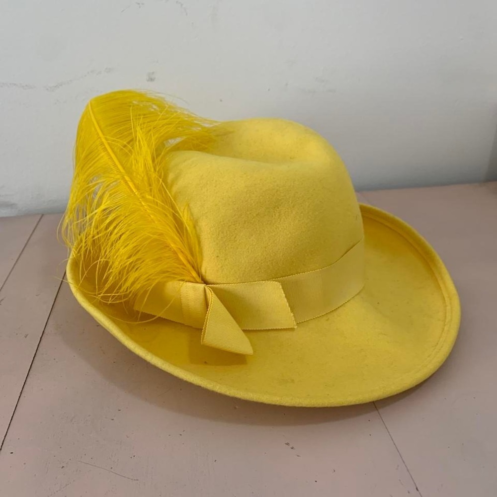Vintage 1960's classic Bright‎ Yellow felt fedora with feather & bow detai